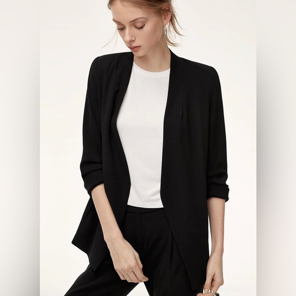 Aritzia Babaton Power Hip Blazer Size 2 - Picture 2 of 6